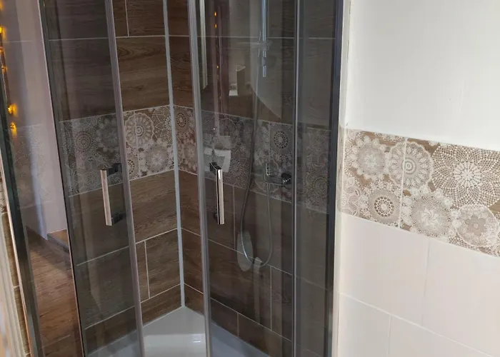 Apartment Z Ogrodem Poranna Rosa Szczytna